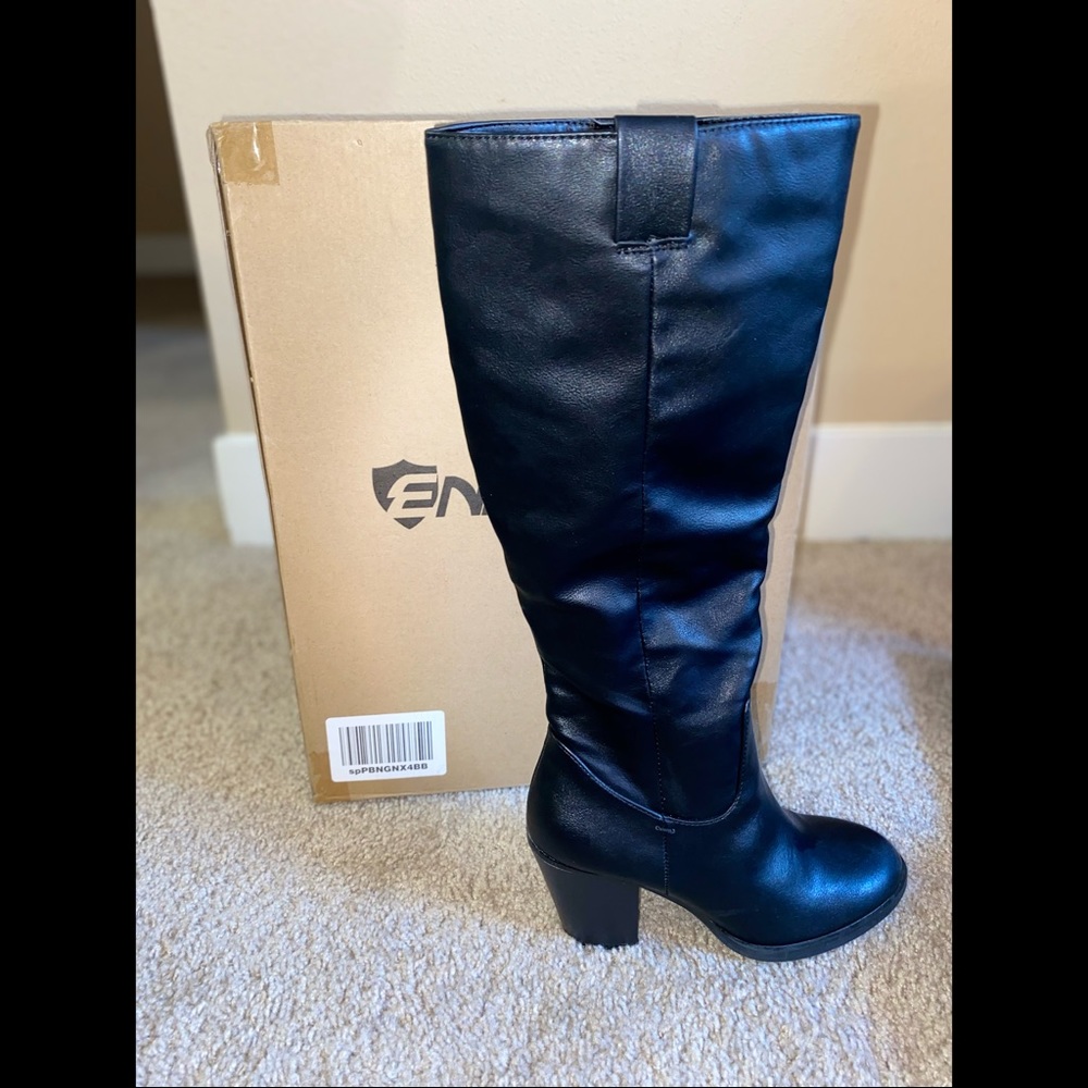 Black boots - Picture 6 of 8